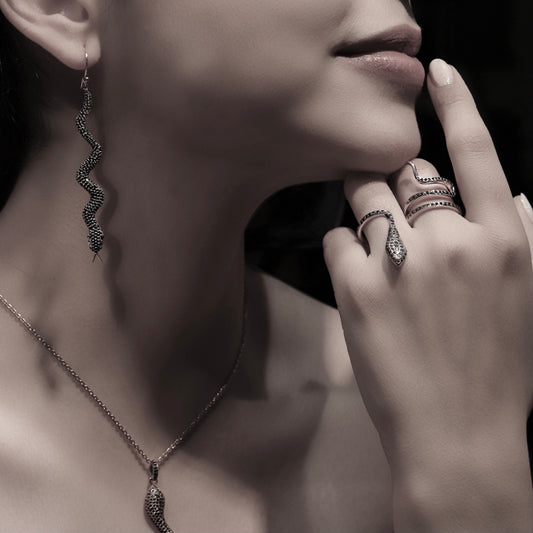 Black Diamond Double Finger Snake Ring