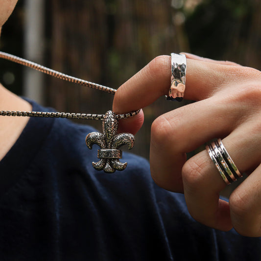 KeyDesign Fleur De Lis Pendant Necklace In Sterling Silver