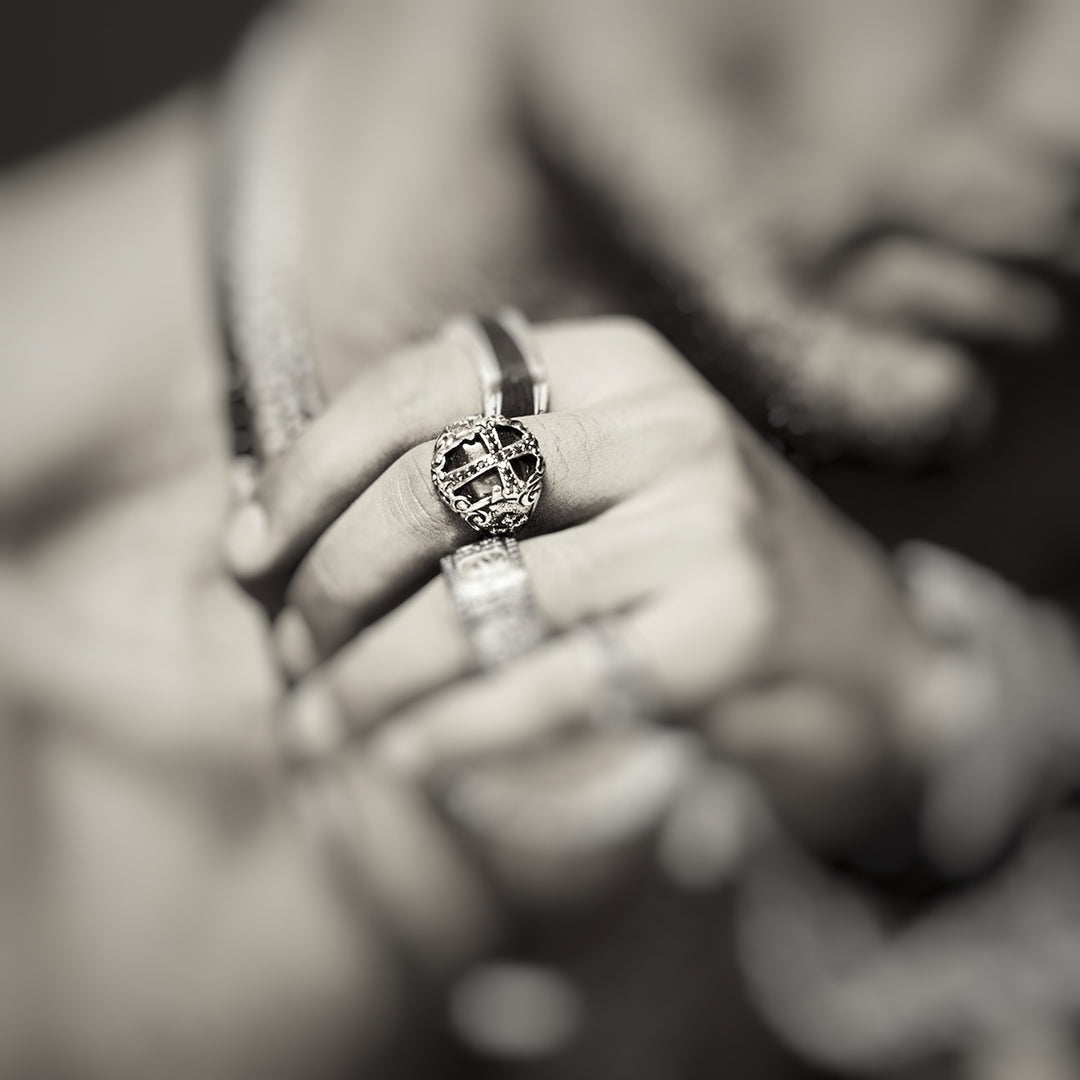 Black Diamond KeyDesign Cross Ring With Garnet