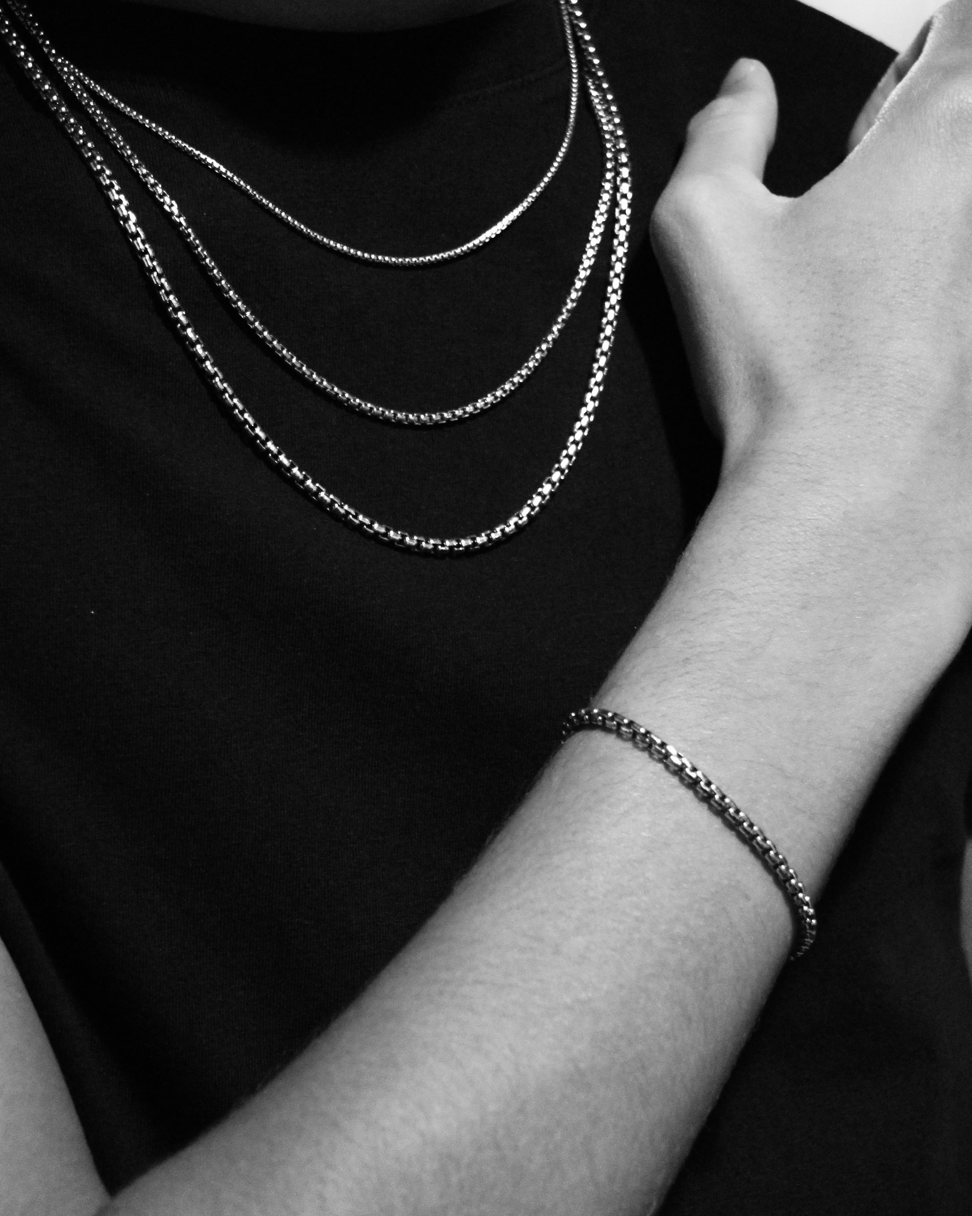 Medium Round Box Chain Necklace, 2.5mm | Versani