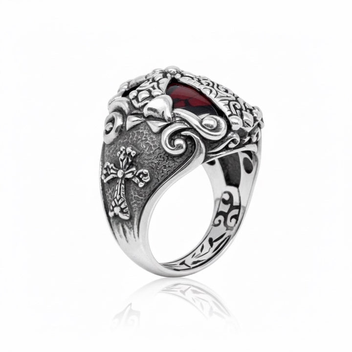 KeyDesign Cross Ring With Garnet